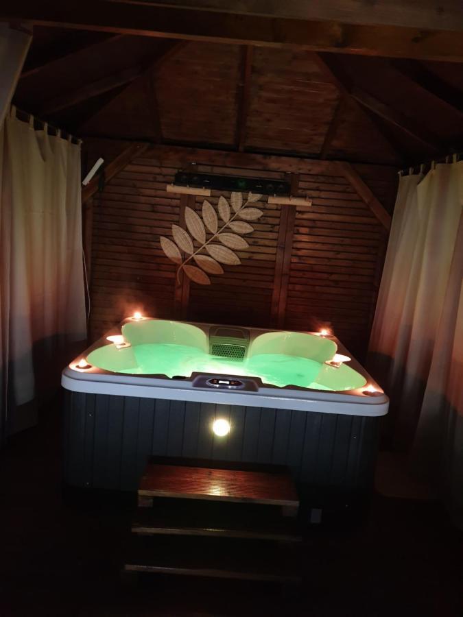 Les Mini-Chaumieres Villa Saint-Martin-Saint-Firmin ภายนอก รูปภาพ
